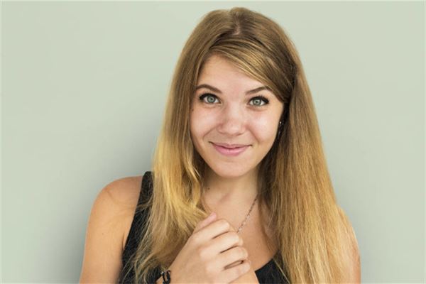 姓氏取名_周翠陽