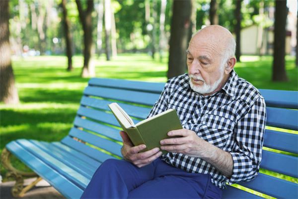 新生兒取名:吳凝冬